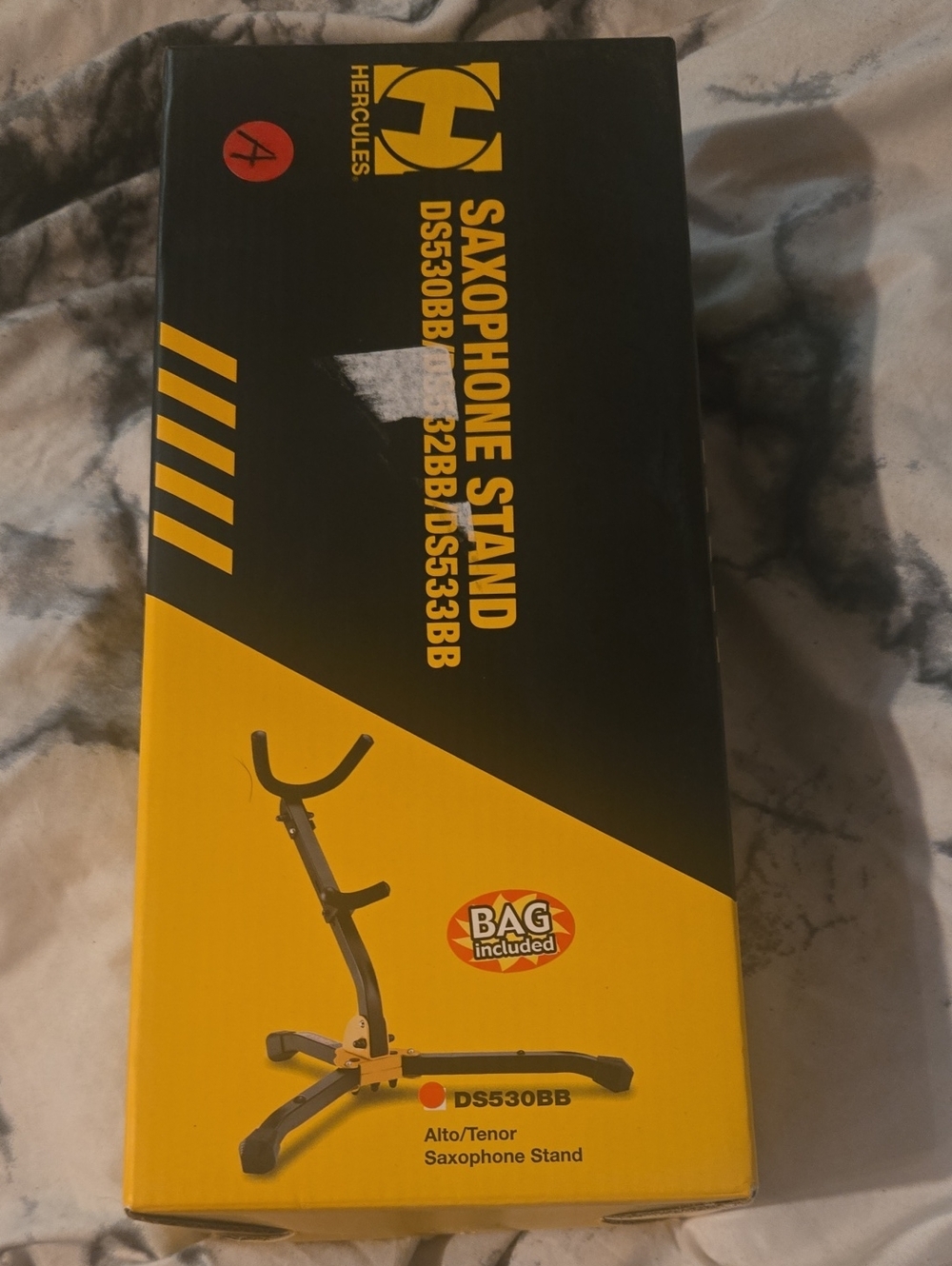 NWT-Hercules DS530BB Alto/Tenor Saxophone Stand - Black & Yellow